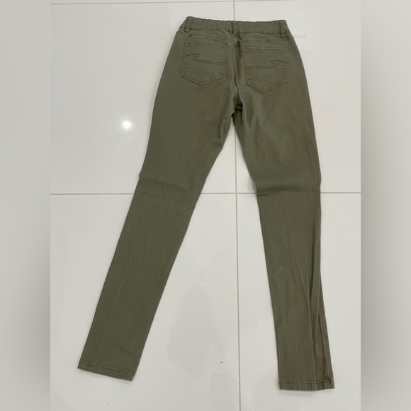 Women’s small olive jeans - Picture 2 of 3